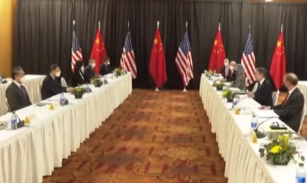 Переговоры между США и КНР превратились в откровенную перепалку