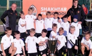 В Киеве "Шахтер" открыл школу футбола для детей 7-12 лет