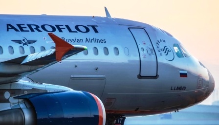 Российскому пассажирскому самолету пришлось изменить высоту полета над Черным морем