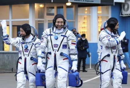 Японский миллиардер и его помощник полетели с Байконура в космос