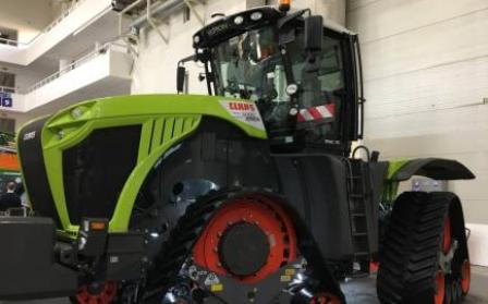 В Украине впервые показали гусеничный трактор Claas Xerion 5000