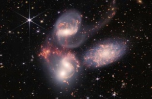Глубина Вселенной: новые снимки с телескопа Уэбба