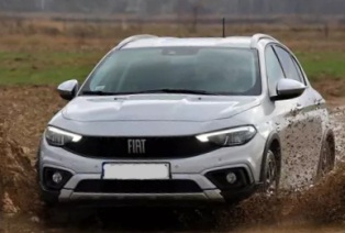 Fiat Tipo Cross:    