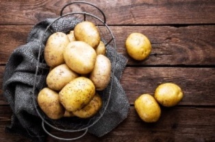 Онкологи назвали необычайные свойства картофельного сока