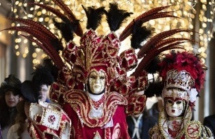 Венецианский карнавал начинается: сняты все ограничения