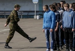 В Украине срочную службу планируют заменить курсами НВП В Украине срочную службу планируют заменить курсами НВП