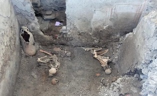 Археологи обнаружили в Помпеях скелеты двух мужчин