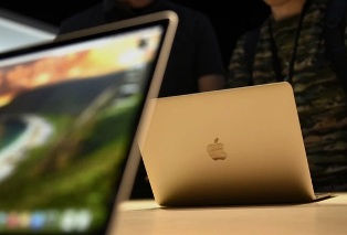 MacBook   : Apple   