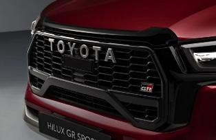  Toyota Hilux GR Sport II:     