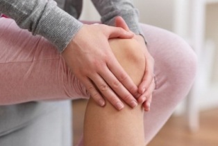 Два симптома: как проявляется артрит?