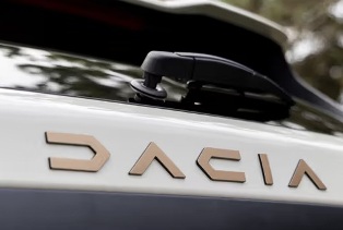 Dacia  :      Jeep