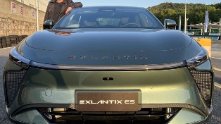   Exlantix ES  Porsche Taycan