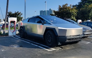Tesla останавливает производство двух моделей Tesla останавливает производство двух моделей