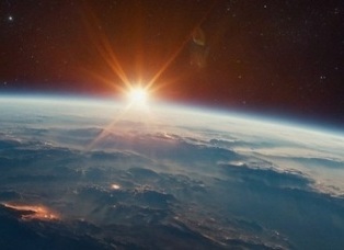 Через нашу Солнечную систему пролетает межзвездная комета из другого мира Через нашу Солнечную систему пролетает межзвездная комета из другого мира