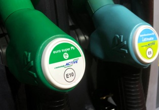  E10      
