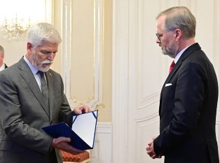 В Чехии произошли большие перемены: правительство ушло в отставку В Чехии произошли большие перемены: правительство ушло в отставку