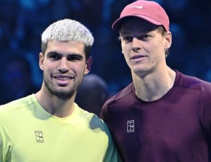 Янник Синнер снова одерживает победу на Итоговом турнире Янник Синнер снова одерживает победу на Итоговом турнире