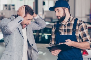 Механик рассказал, что увеличивает стоимость ремонта Механик рассказал, что увеличивает стоимость ремонта
