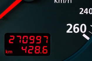 Какой пробег должен быть у подержанного автомобиля Какой пробег должен быть у подержанного автомобиля