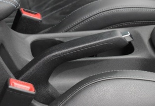 Стояночный тормоз: почему его следует использовать всегда Стояночный тормоз: почему его следует использовать всегда