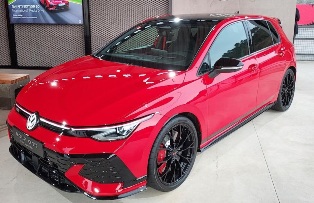 Самый мощный 325-сильный Golf GTI, выпущенный к 50-летию модели Самый мощный 325-сильный Golf GTI, выпущенный к 50-летию модели