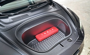 ����� ������� Tesla: ����� �� Model 3 Standard ����� �����