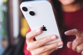 Apple �������������, ��� ������������ iPhone ���������� ������� �������